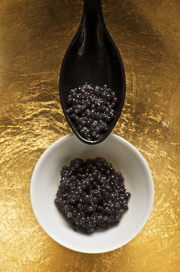 Caviar_and_spoon